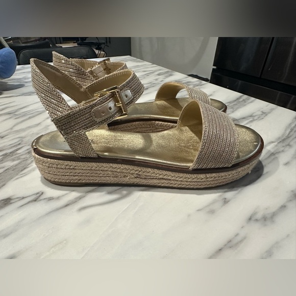 NWOT- Micheal Kors Richie Espadrille sandal - Size 10 - Picture 4 of 11